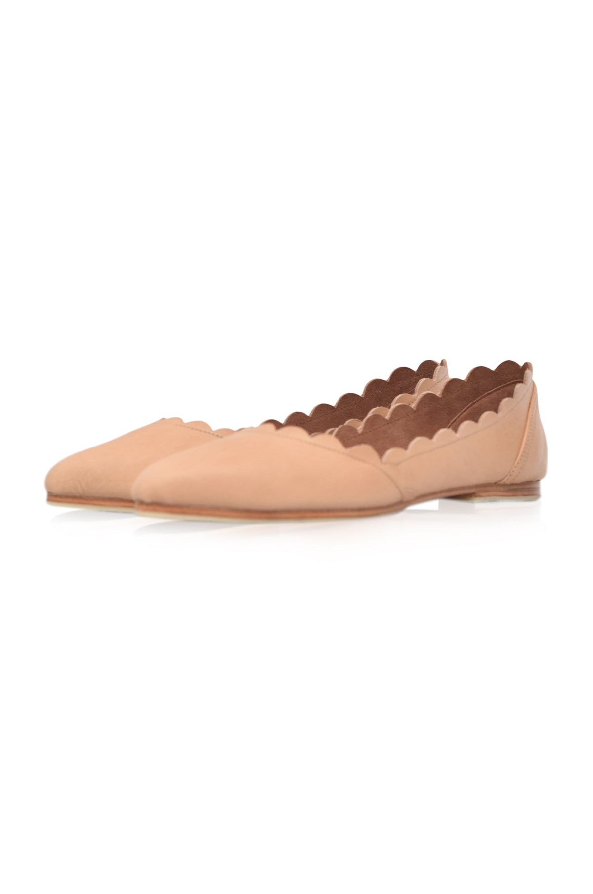 Godelieve Scalloped Pointed Toe Leather Flats