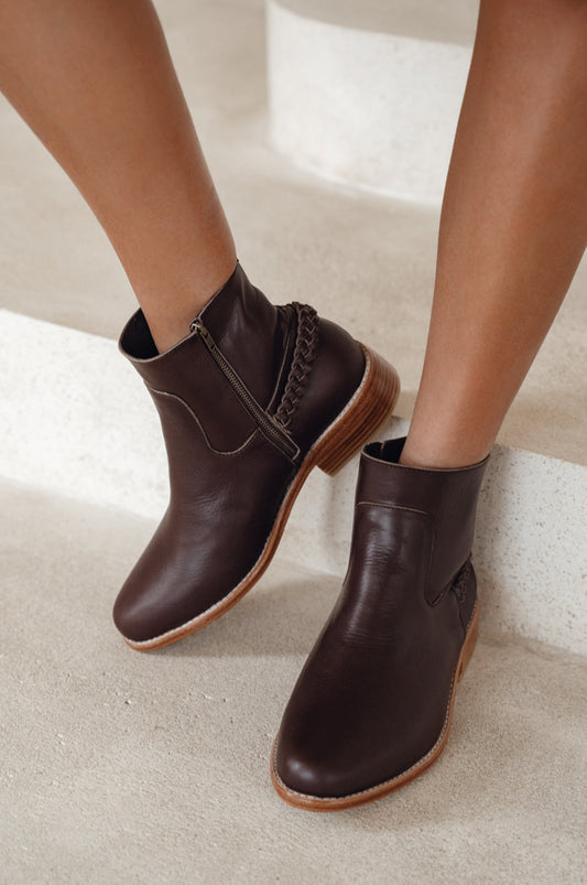Tessel Chelsea Ankle Leather Boots