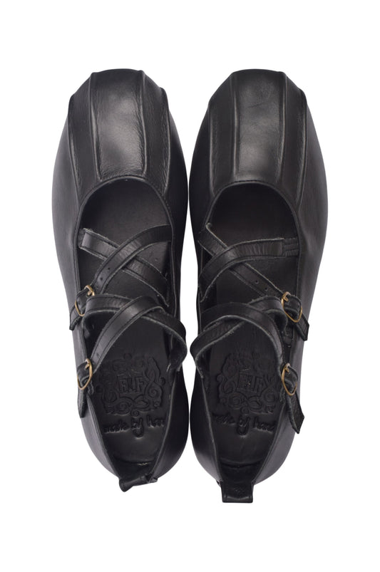 Brechtje Criss-Cross Round Toe Leather Flats
