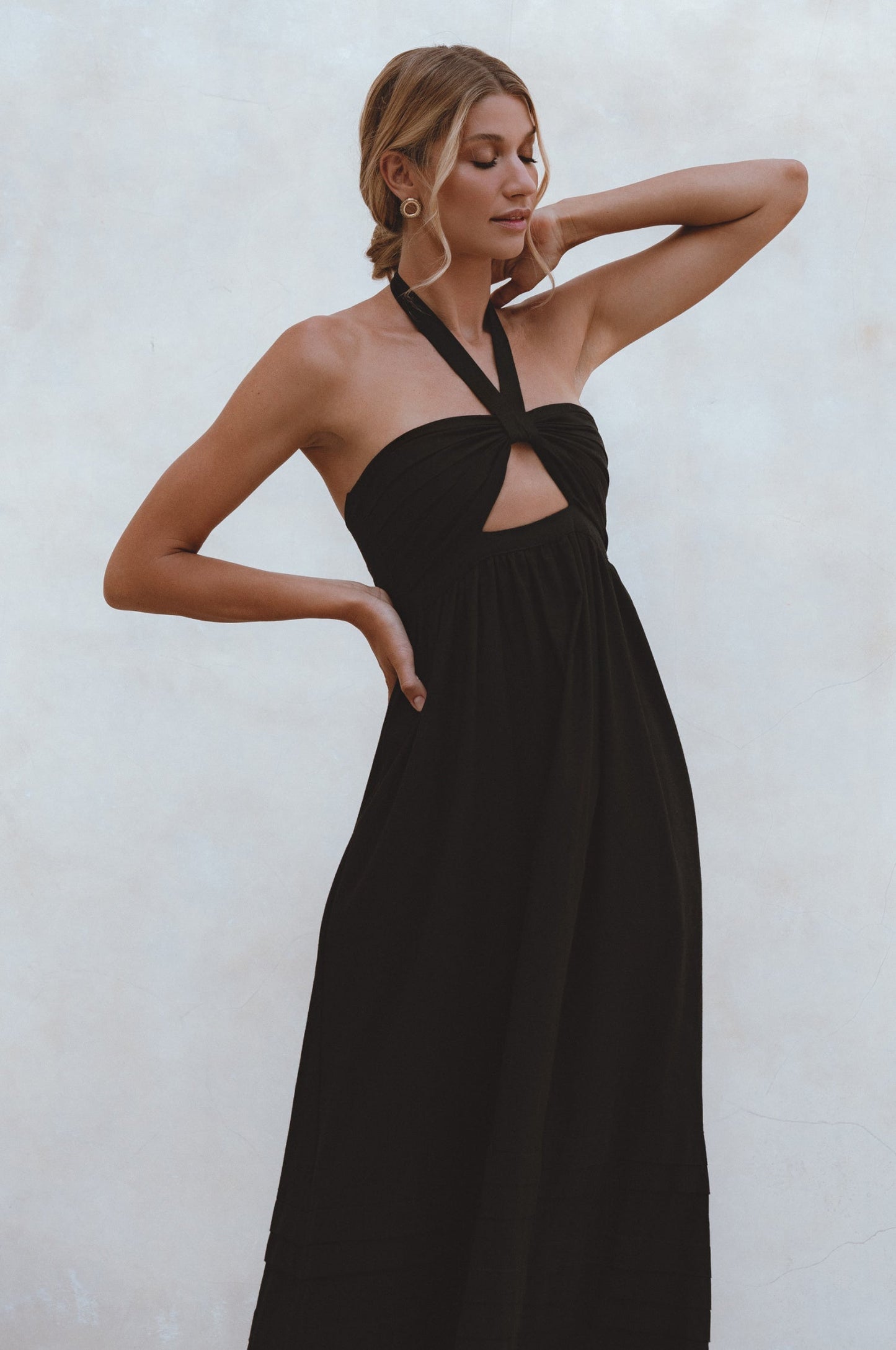 Pomeline Halter Linen Maxi Dress