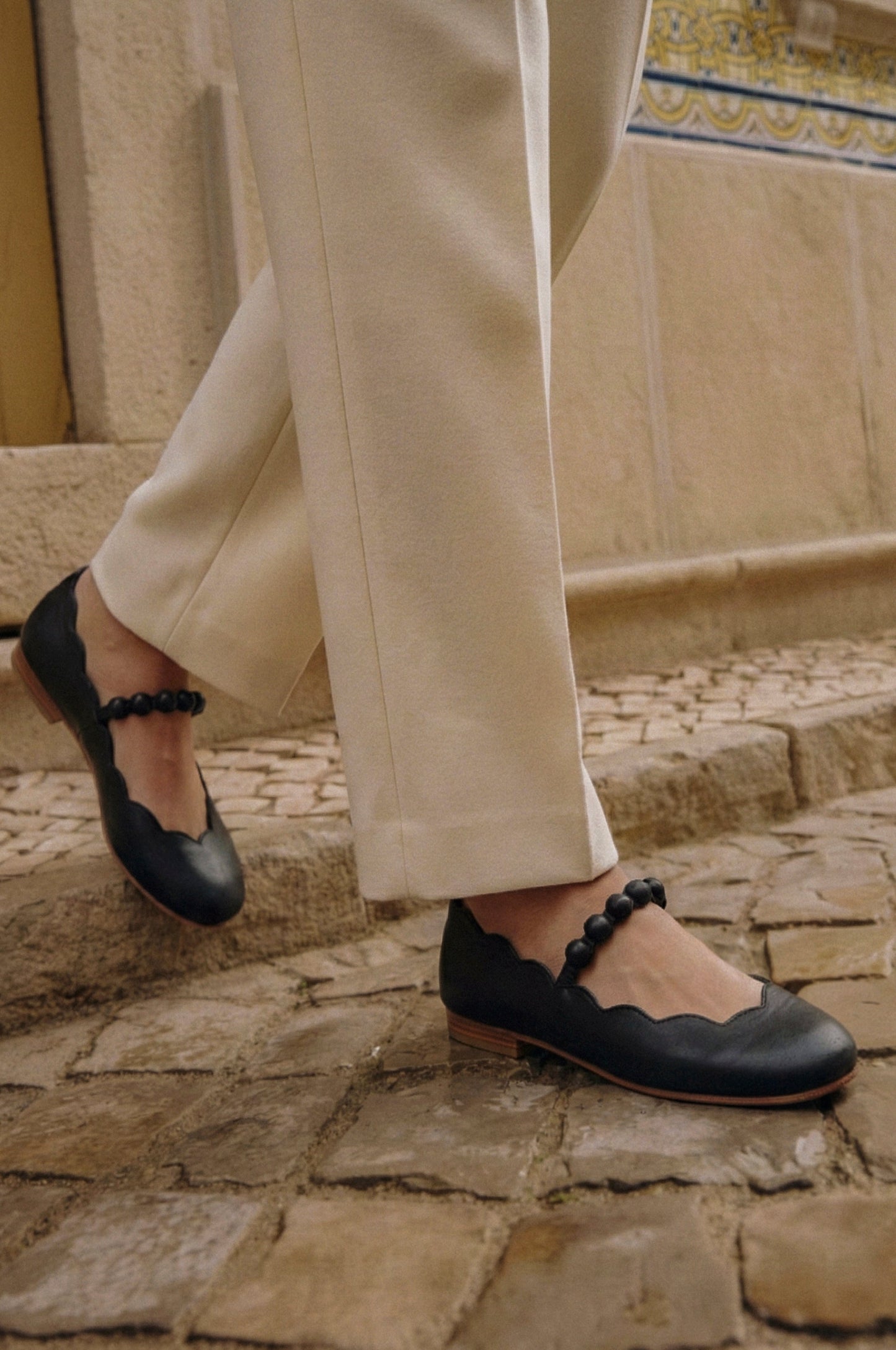 Annelore Scalloped Mary Jane Leather Flats